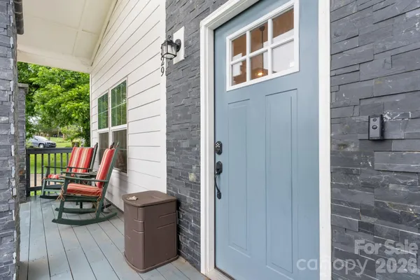 $285,000 | 329 West F Street, Newton, NC 28658
