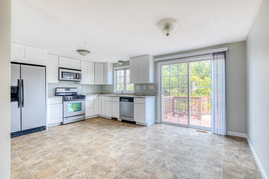 41 Boston Road, Unit 324 Billerica, MA 01862 - Photo 4 of 24