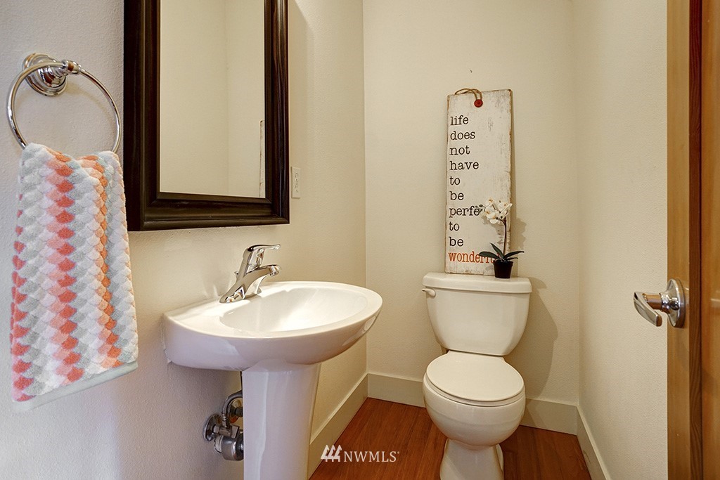 2369 South McClellan Street Seattle, WA 98144 - Photo 8 of 25 Gallery Image 8