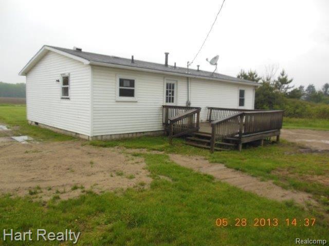7739 Cribbins Road Croswell, MI 48422 - Photo 2 of 16 DSCN5204.jpg