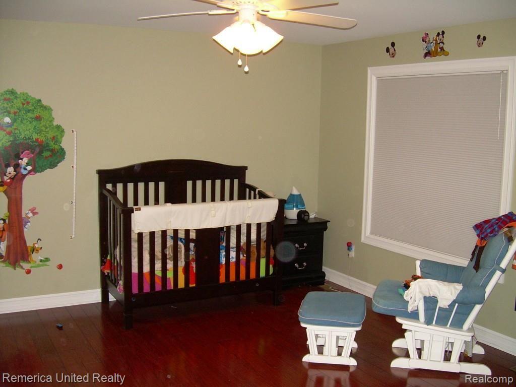 3467 East Commerce Road Commerce Township, MI 48382 - Photo 20 of 36 Upper Level Bedroom.