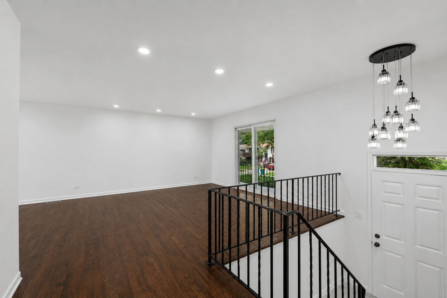 669 White Pine Road Buffalo Grove, IL 60089 - Photo 4 of 33 Gallery Image 4