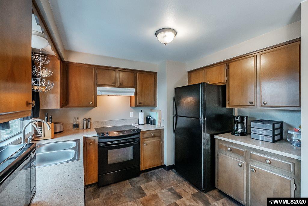 4703 Deerhorn Court Northeast Salem, OR 97305 - Photo 7 of 24