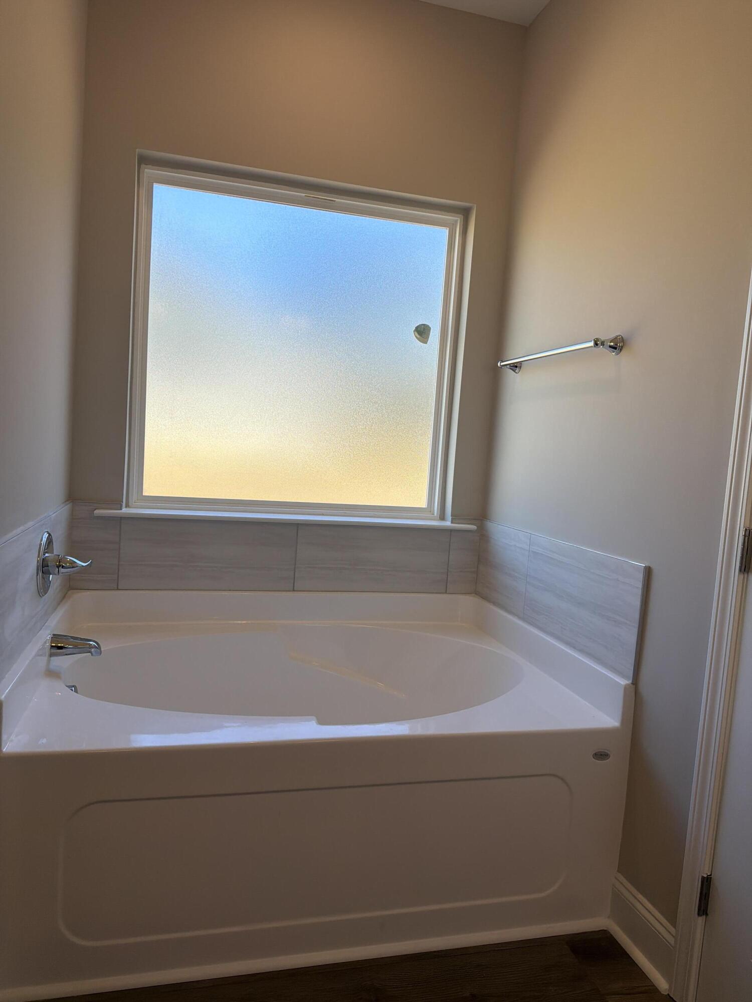 1371 Elias Way Thomson, GA 30824 - Photo 14 of 20 Garden tub