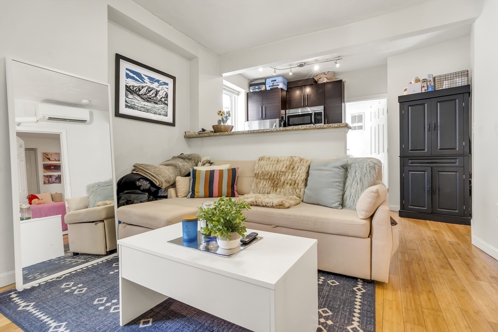 35 North Margin Street, Unit 4 Boston, MA 02113 - Photo 7 of 20