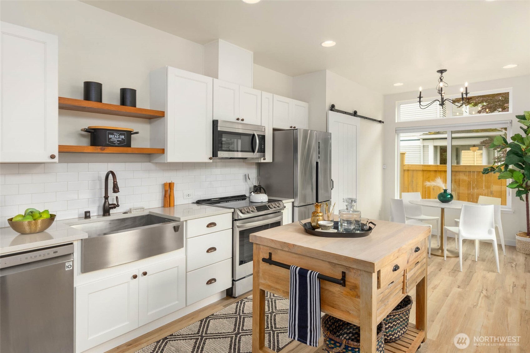 910 A 24th Avenue South Seattle, WA 98144 - Photo 11 of 27