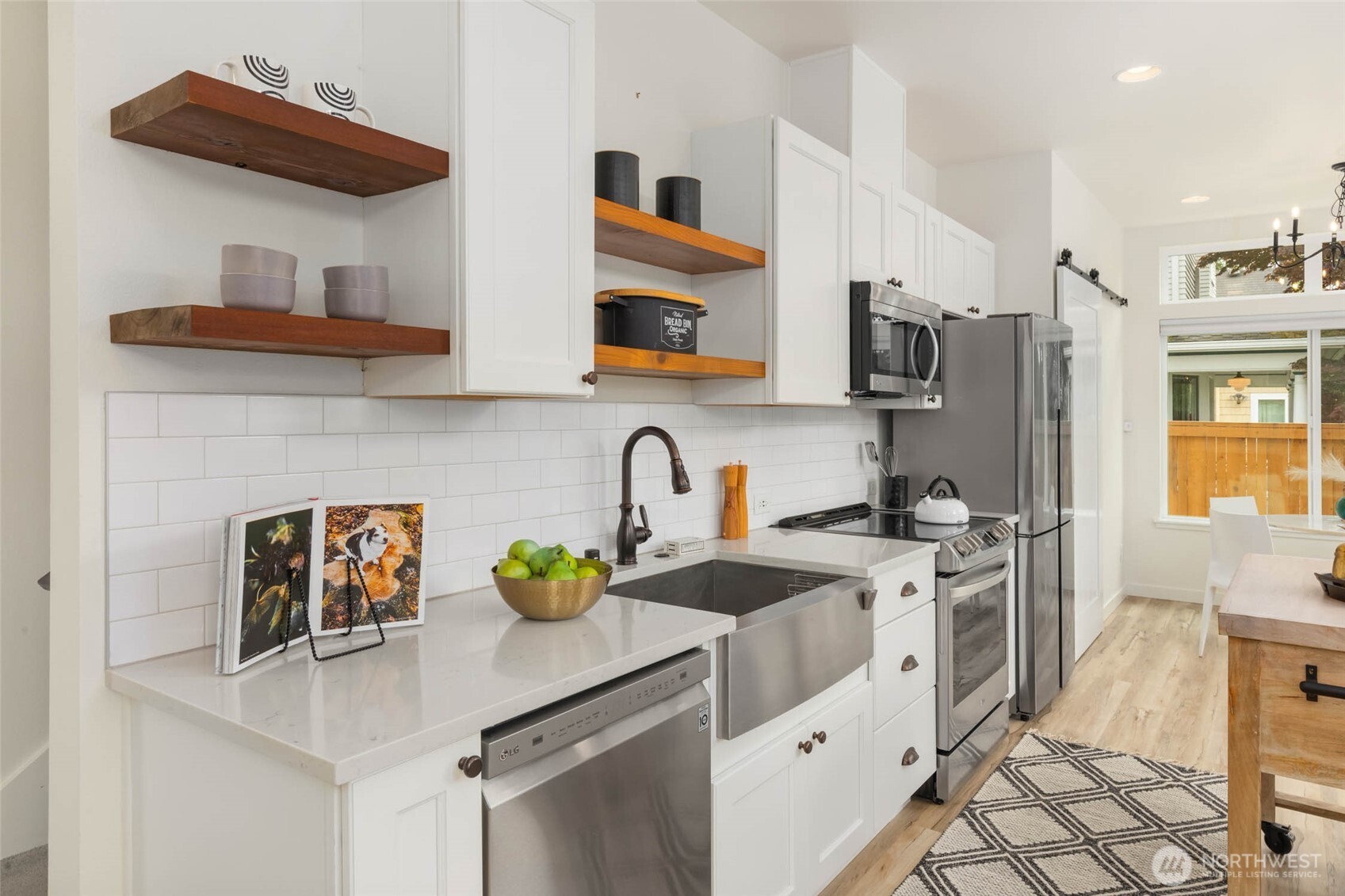 910 A 24th Avenue South Seattle, WA 98144 - Photo 12 of 27