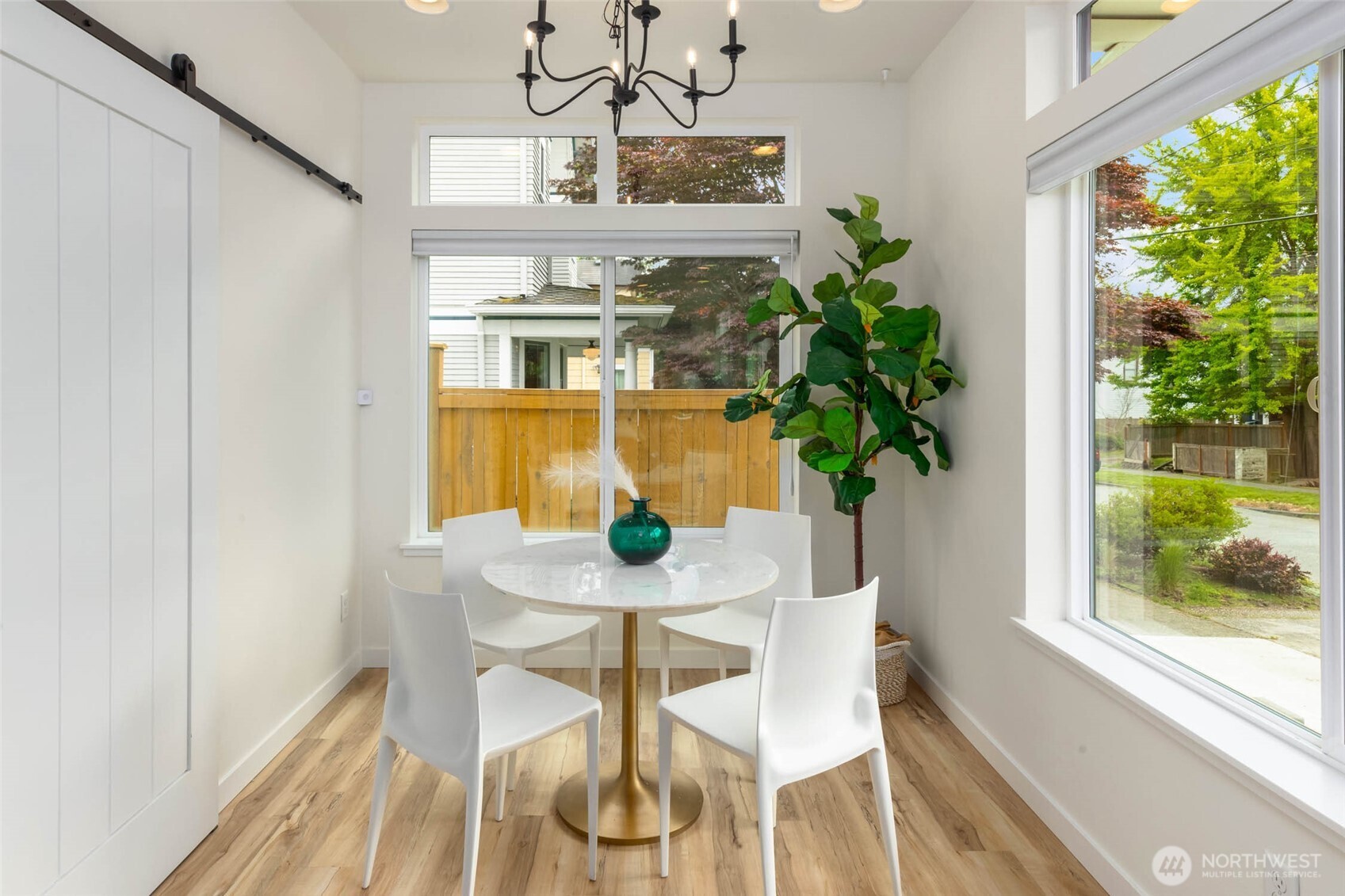 910 A 24th Avenue South Seattle, WA 98144 - Photo 14 of 27