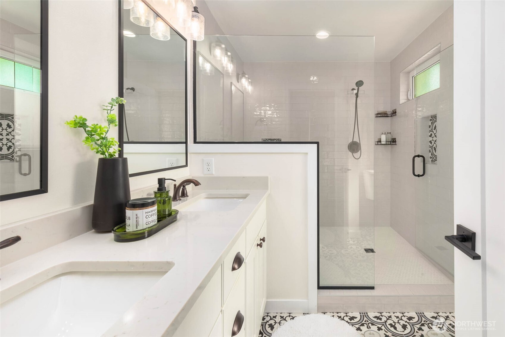 910 A 24th Avenue South Seattle, WA 98144 - Photo 21 of 27