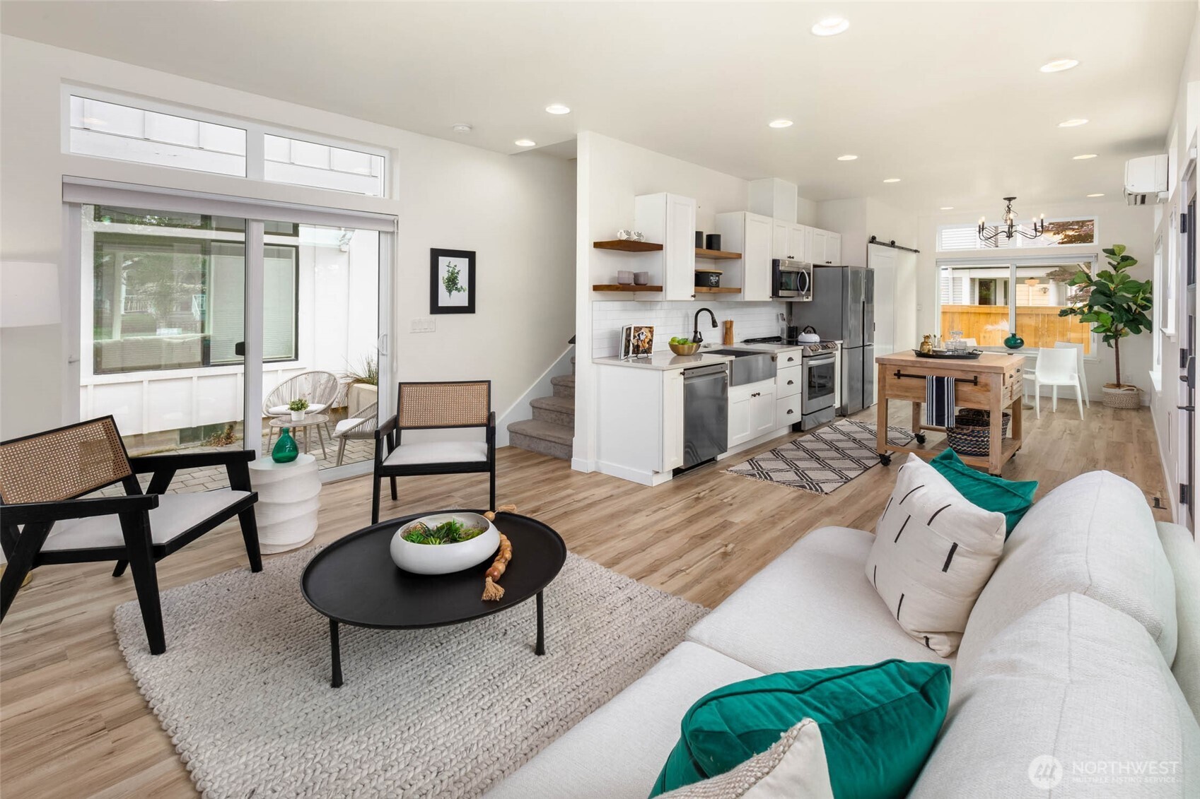 910 A 24th Avenue South Seattle, WA 98144 - Photo 8 of 27