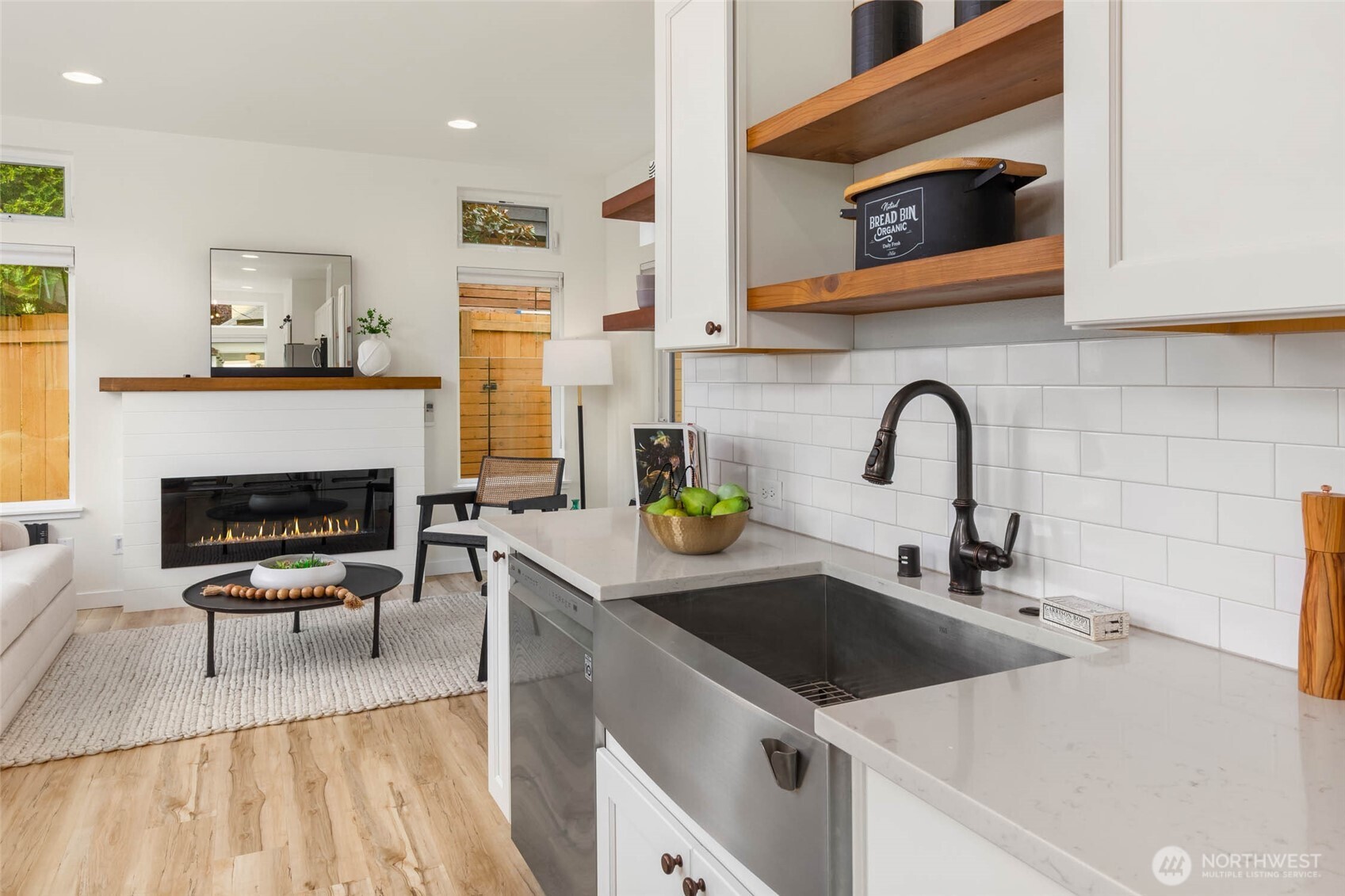 910 A 24th Avenue South Seattle, WA 98144 - Photo 9 of 27