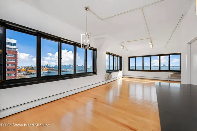 $399,000 | 10 Bay Street Landing, Unit 5A | Tompkinsville