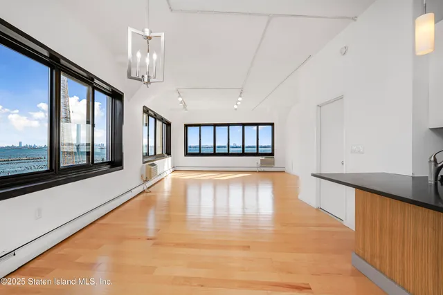 $399,000 | 10 Bay Street Landing, Unit 5A | Tompkinsville