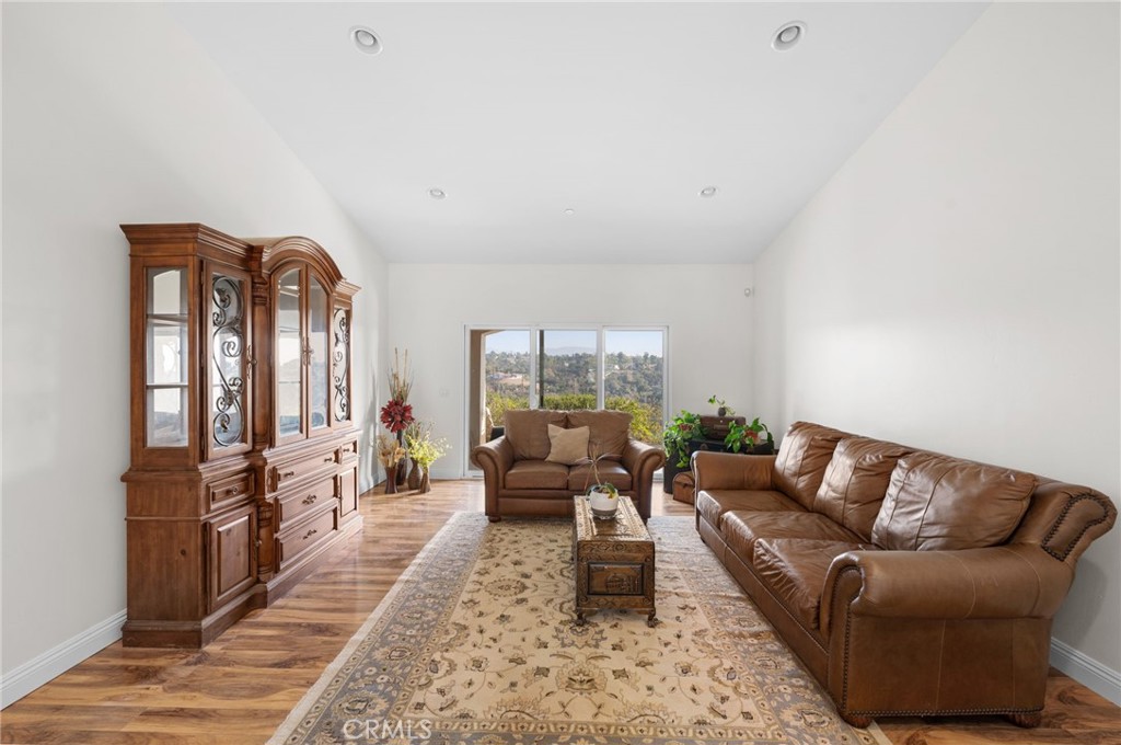 2240 Aqua Hill Road Fallbrook, CA 92028 - Photo 9 of 54