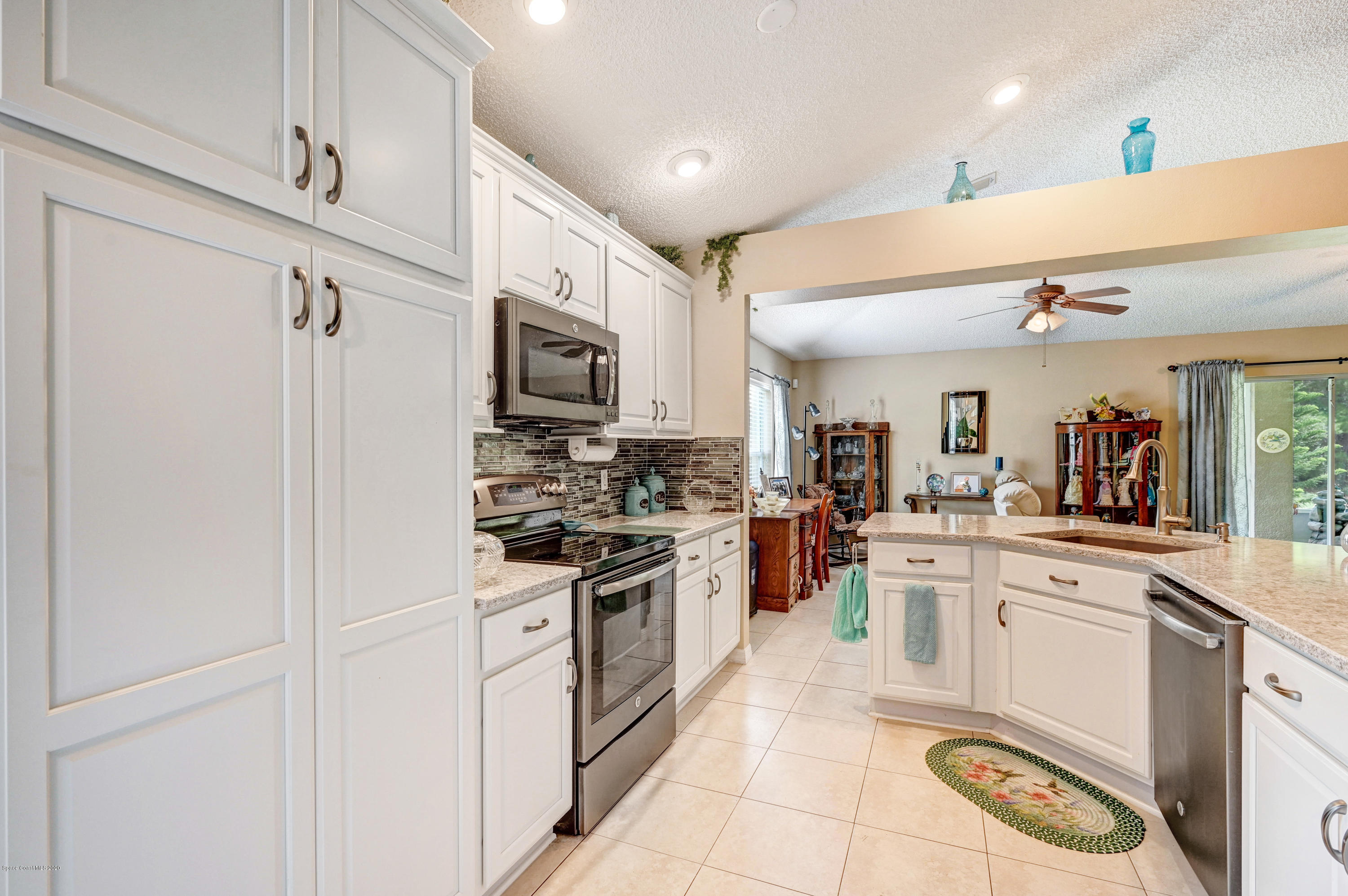 2153 Spring Creek Circle Palm Bay, FL 32905 - Photo 13 of 31 Kitchen -3