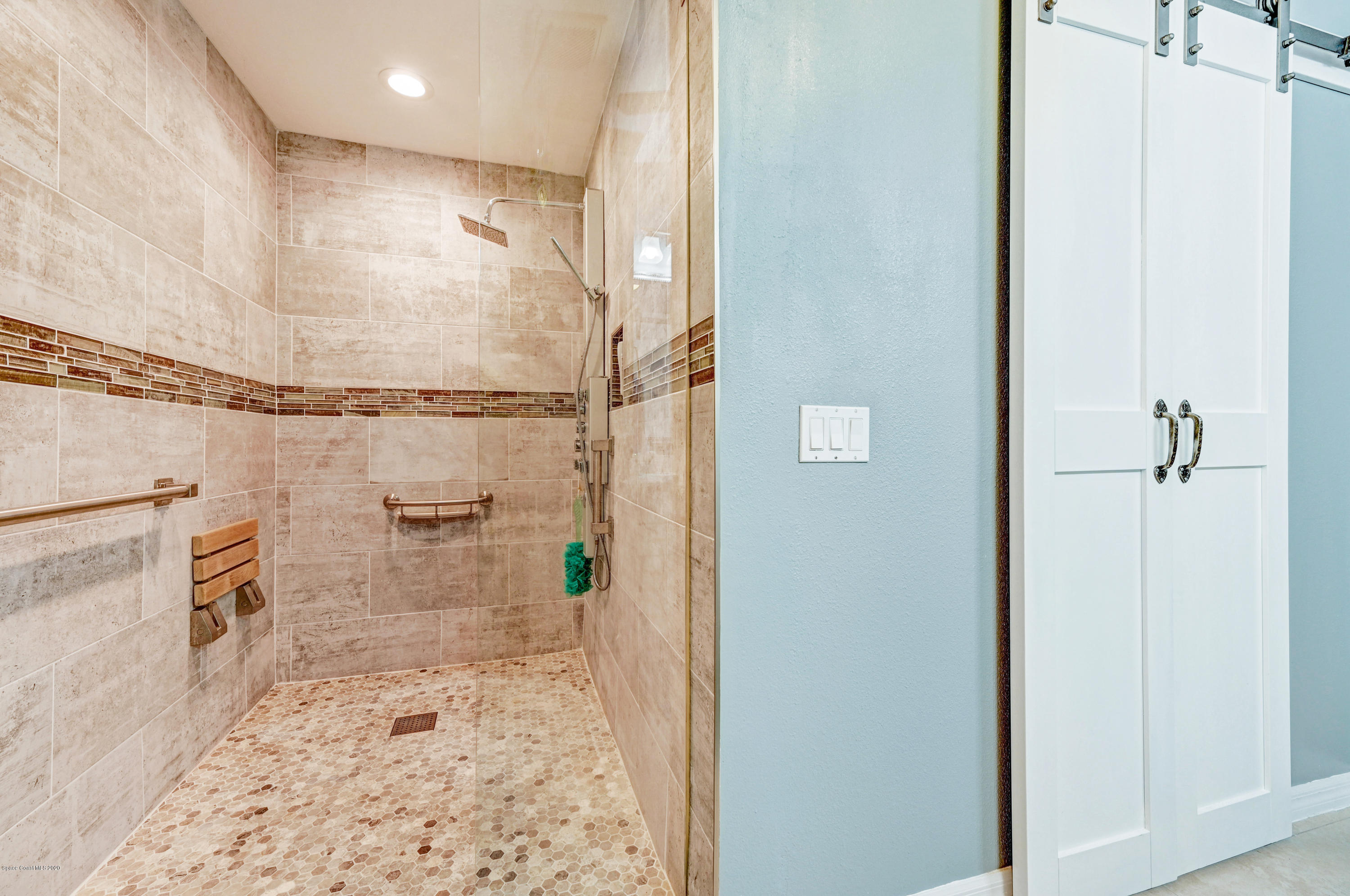 2153 Spring Creek Circle Palm Bay, FL 32905 - Photo 25 of 31 Shower/closet