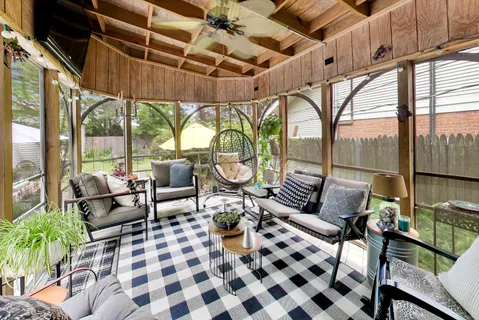 $899,000 | 124 Lockerbie Lane, Wilmette, IL 60091