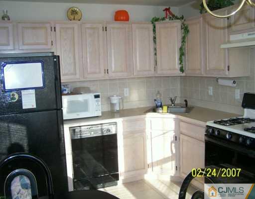 251 Hawthorne Road North Brunswick, NJ 08902 - Photo 2 of 8