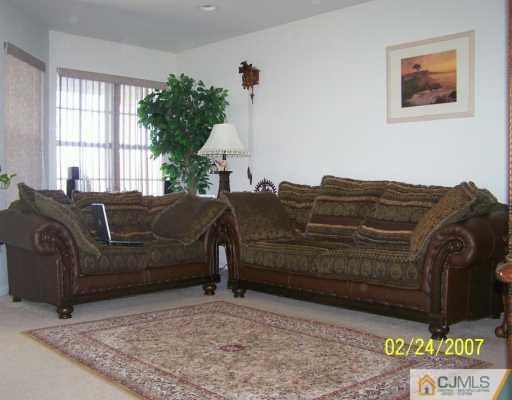 251 Hawthorne Road North Brunswick, NJ 08902 - Photo 5 of 8