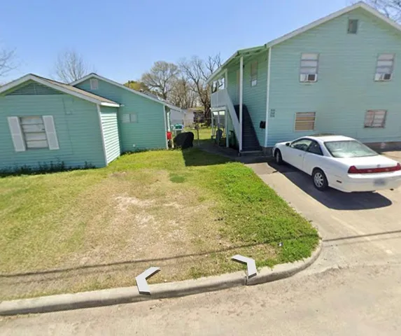 $389,900 | 902 Thomas Avenue, Pasadena, TX 77506