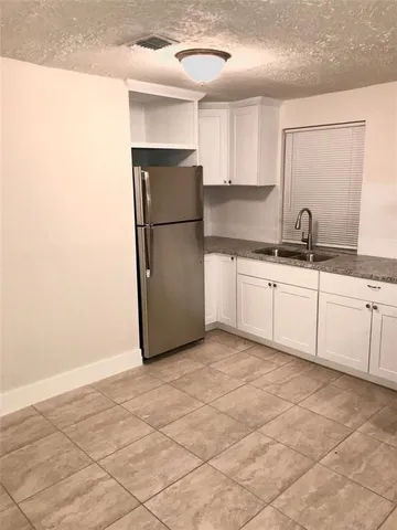 $389,900 | 902 Thomas Avenue, Pasadena, TX 77506