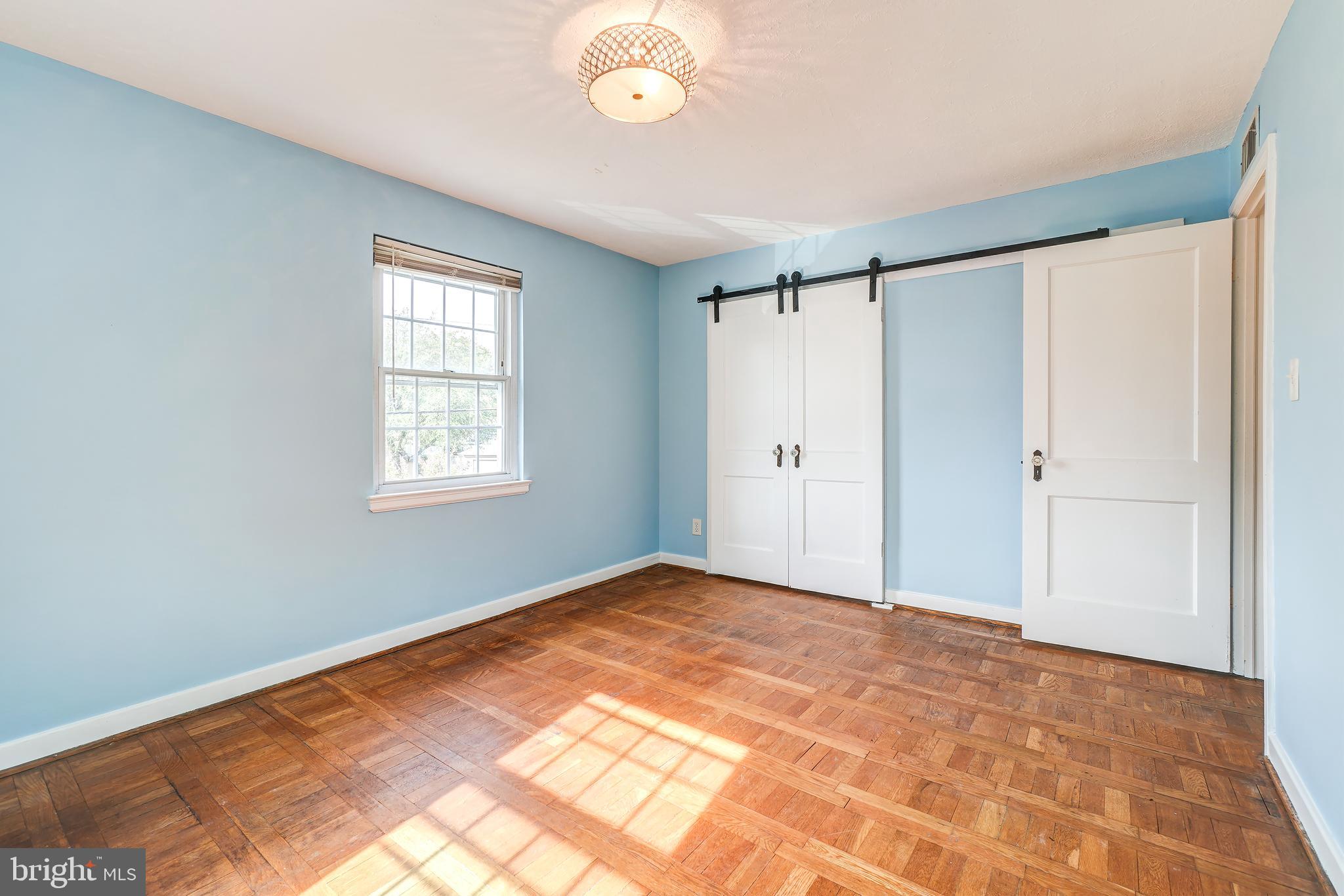 849 South Glebe Road Arlington, VA 22204 - Photo 18 of 45 Barn door closet
