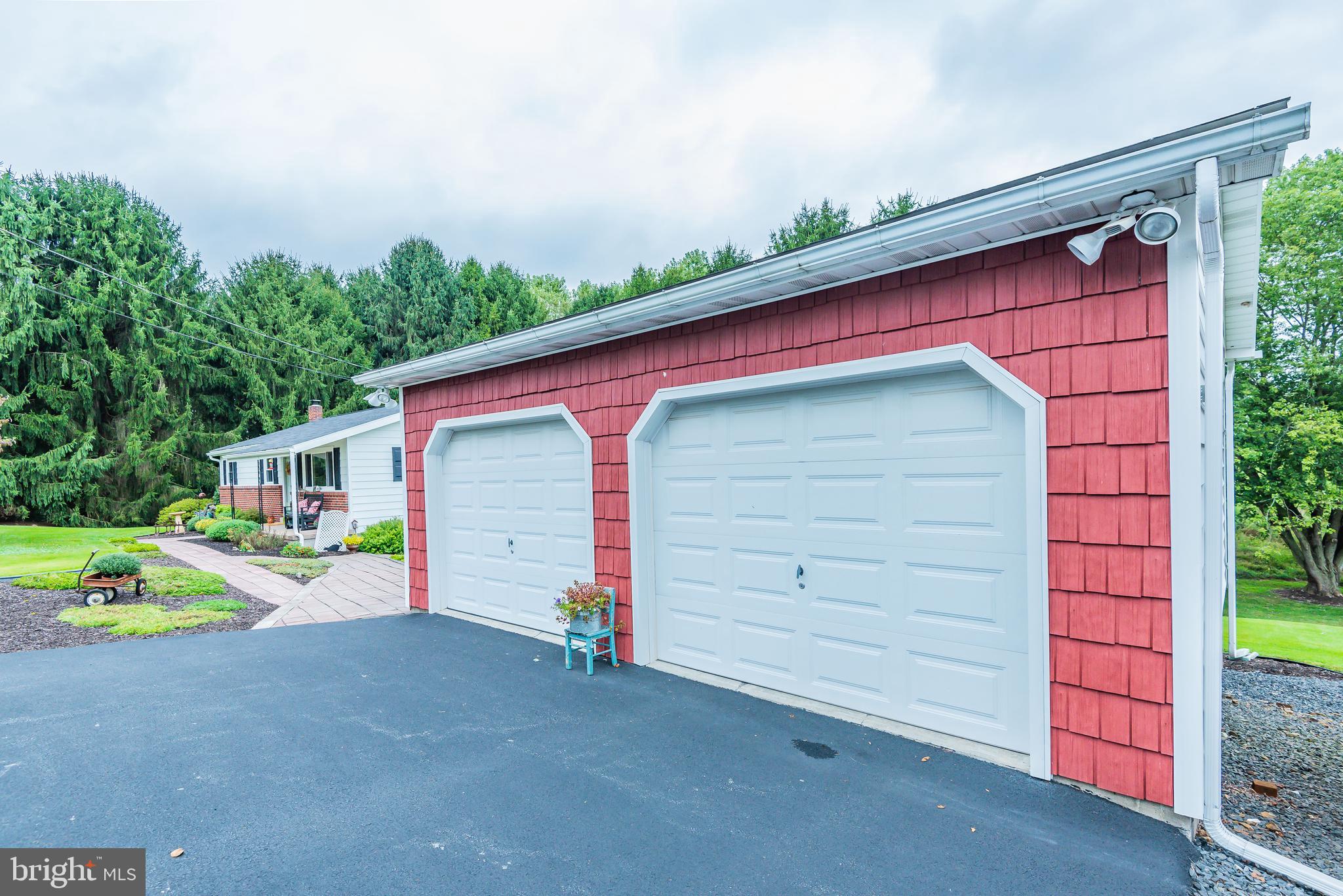 40 Texas Eastern Road Shermans Dale, PA 17090 - Photo 13 of 37 2 car detached garage