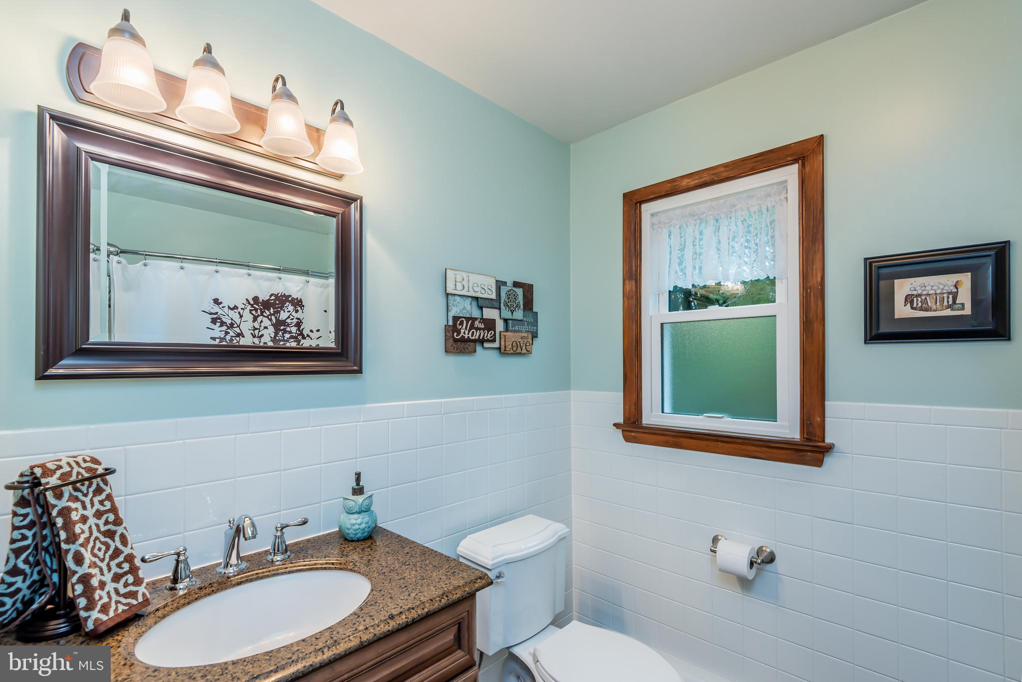 40 Texas Eastern Road Shermans Dale, PA 17090 - Photo 26 of 37 1st floor full bathroom