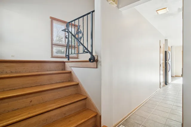 $349,999 | 1533 North Arlington Heights Road, Unit D, Arlington Heights, IL 60004