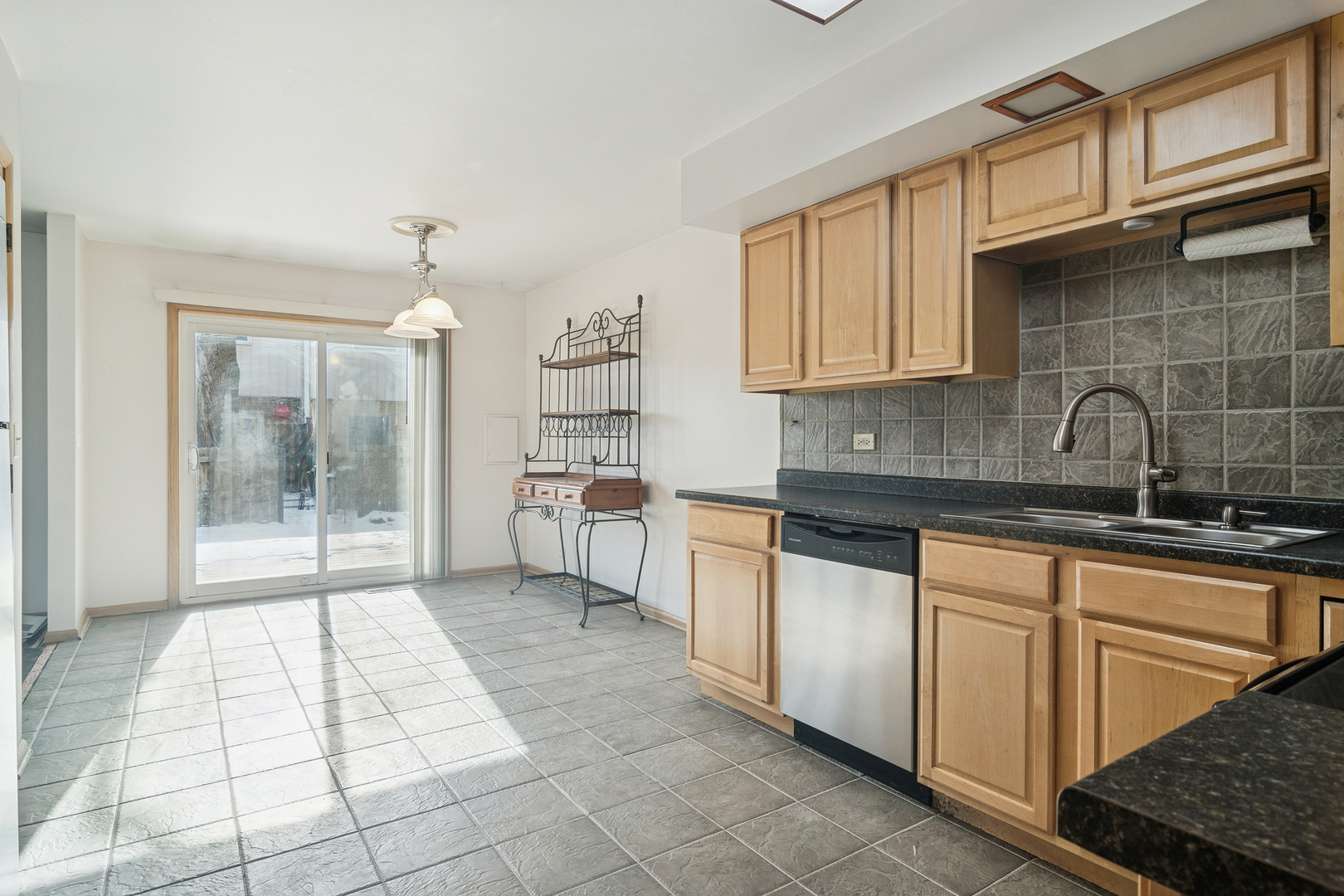 1533 North Arlington Heights Road, Unit D Arlington Heights, IL 60004 - Photo 3 of 16