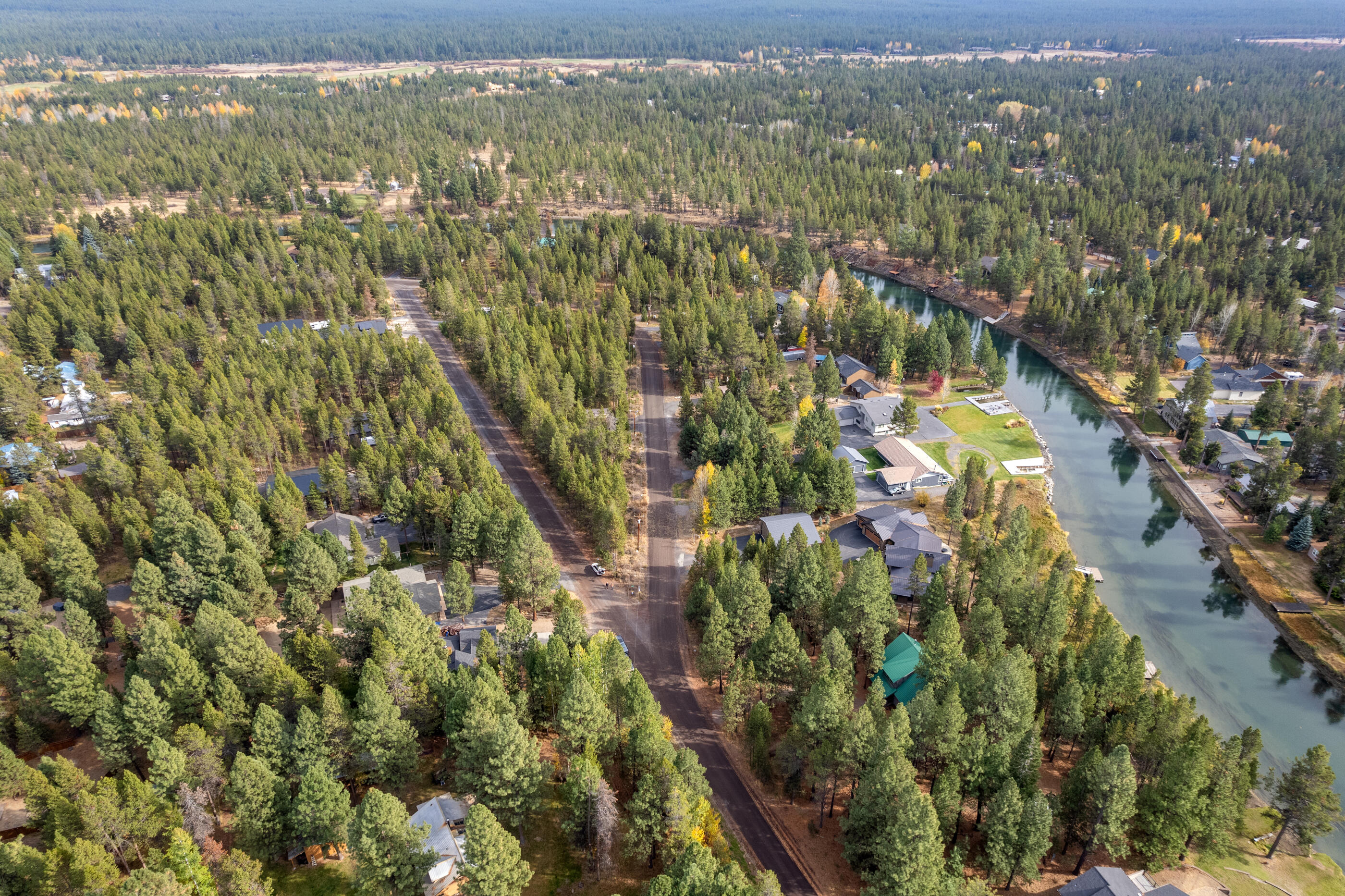 17290 Kingsburg Road Bend, OR 97707 - Photo 33 of 34 an aerial view of residential houses with outdoor space and trees