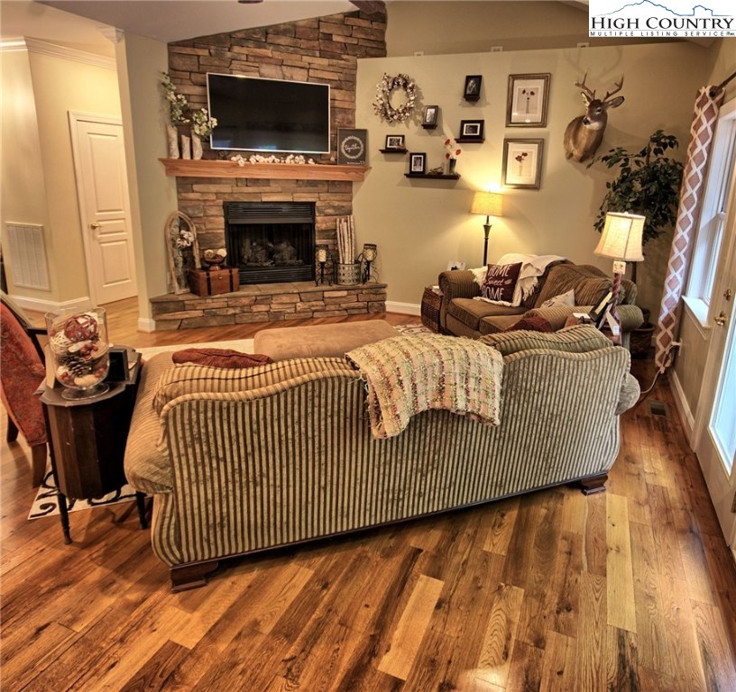 202 Flat Rock Acres Road Crumpler, NC 28617 - Photo 15 of 44 Gallery Image 15