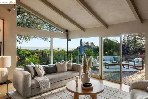 $2,290,000 | 12131 Skyline Boulevard, Oakland, CA 94619