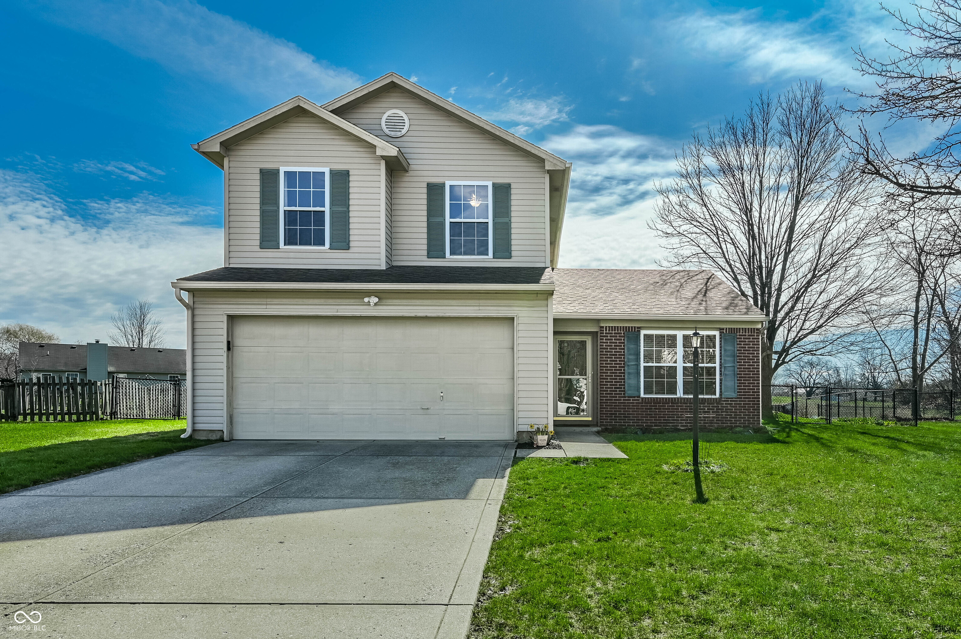 237 Broadmoor Bend Pittsboro, IN 46167 - Photo 1 of 30