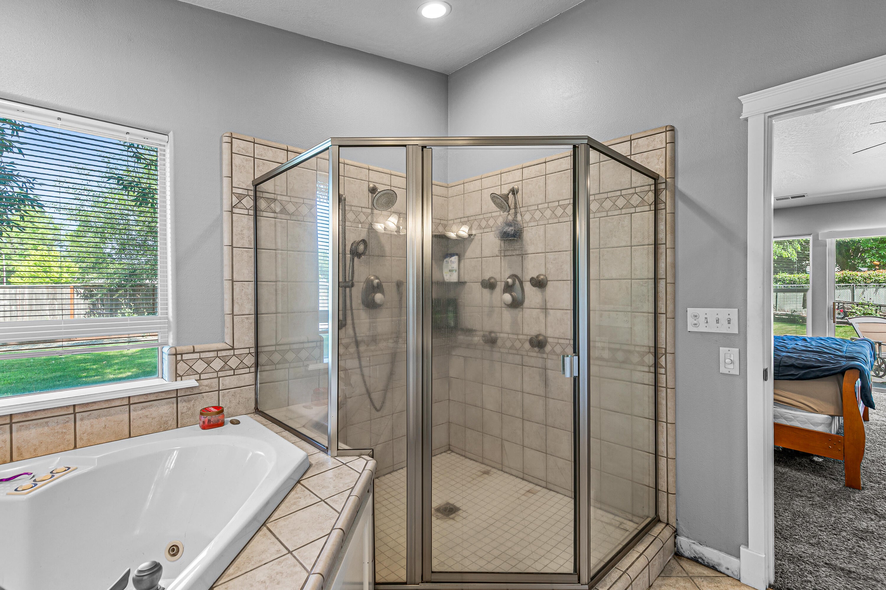 2631 Delta Waters Road Medford, OR 97504 - Photo 18 of 33 9R9A7171