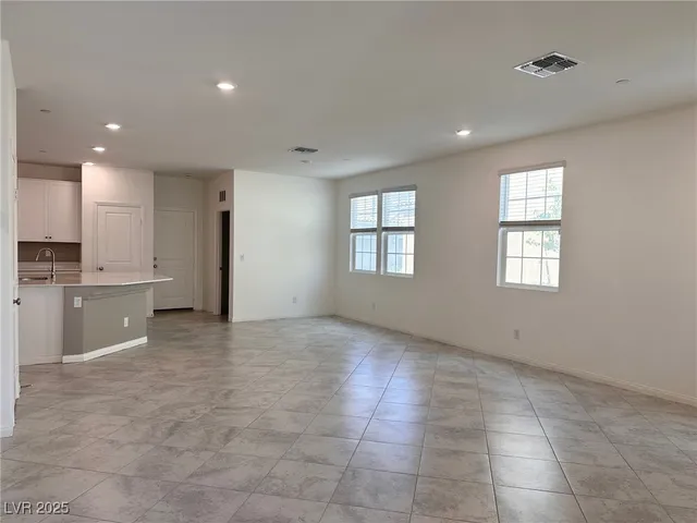 $2,100 | 3270 Trabia Avenue, Henderson, NV 89044