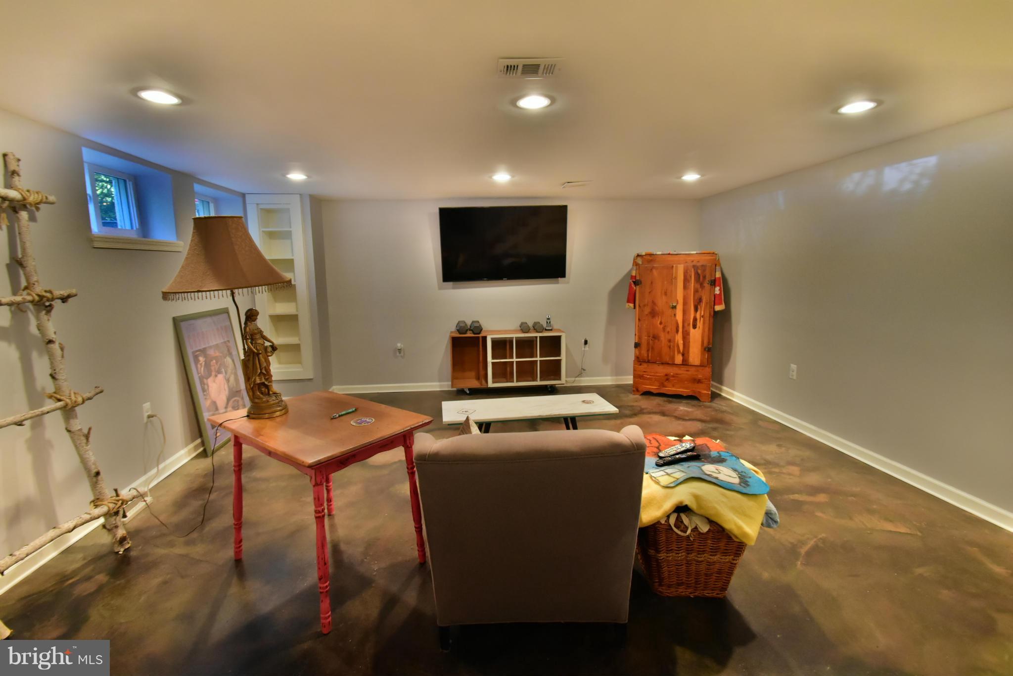 435 Whitfield Road Catonsville, MD 21228 - Photo 14 of 22 TOTALLY remodeled w/recess lights, designer floor