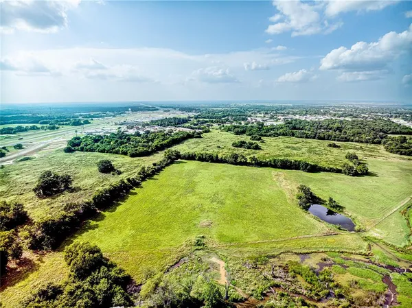 $8,500,000 | 443 West W Highway, Fairfield, TX 75840