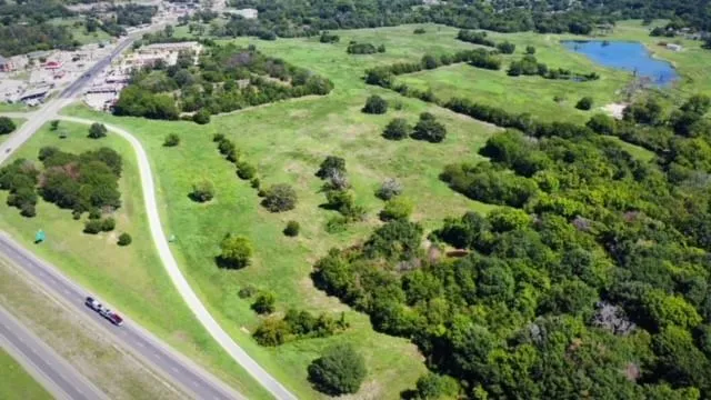 $8,500,000 | 443 West W Highway, Fairfield, TX 75840