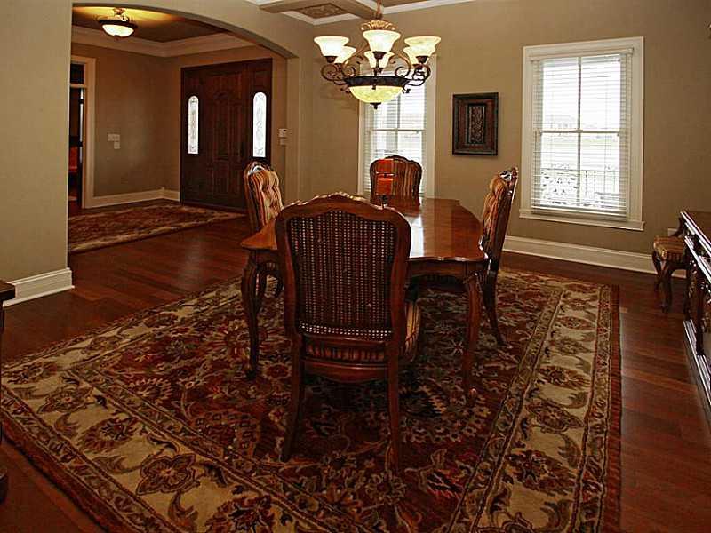 2079 Finchley Road Carmel, IN 46032 - Photo 12 of 24 Gallery Image 12