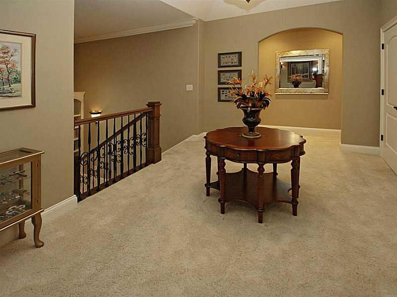 2079 Finchley Road Carmel, IN 46032 - Photo 13 of 24 Gallery Image 13