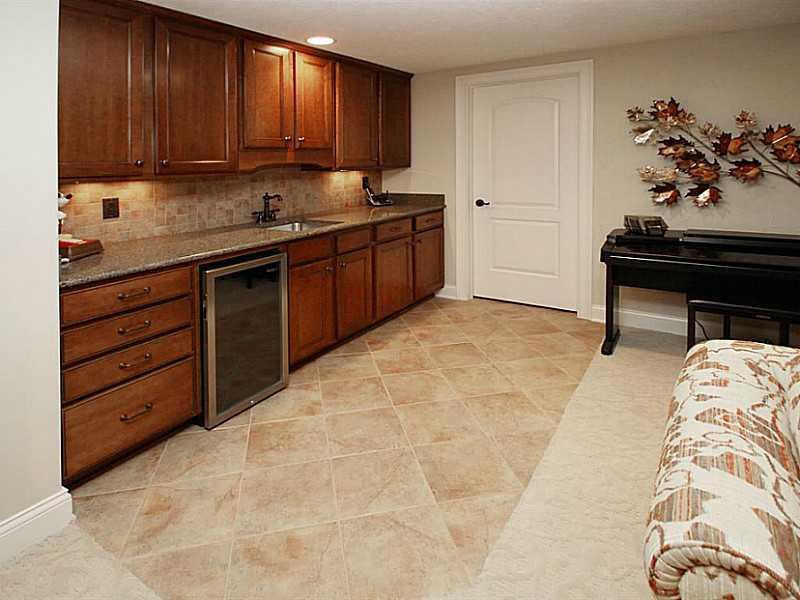 2079 Finchley Road Carmel, IN 46032 - Photo 20 of 24 Gallery Image 20