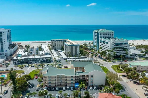 $3,250 | 845 Benjamin Franklin Drive, Unit 302, Sarasota, FL 34236