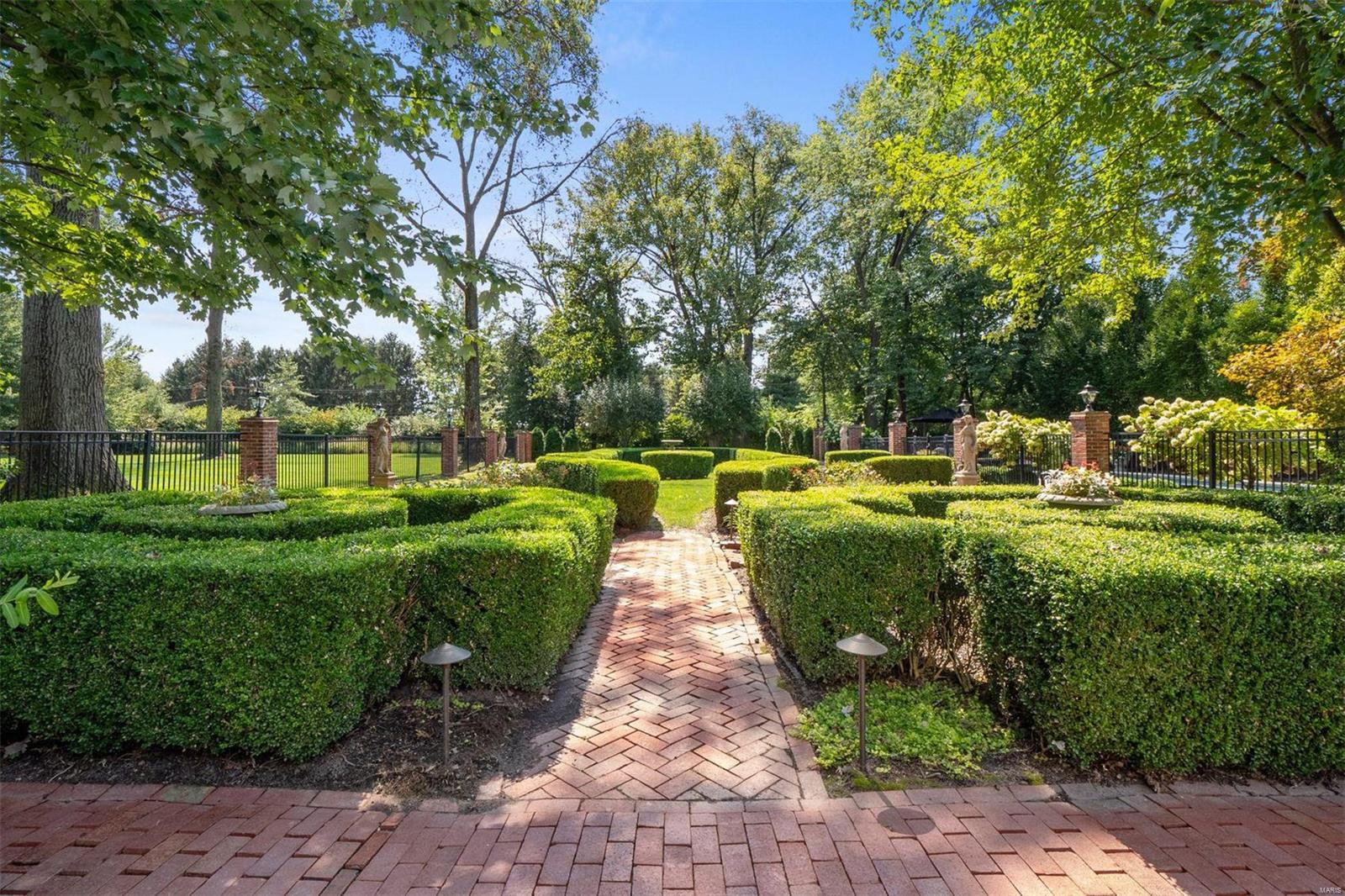 9633 Ladue Road St. Louis, MO 63124 - Photo 44 of 50