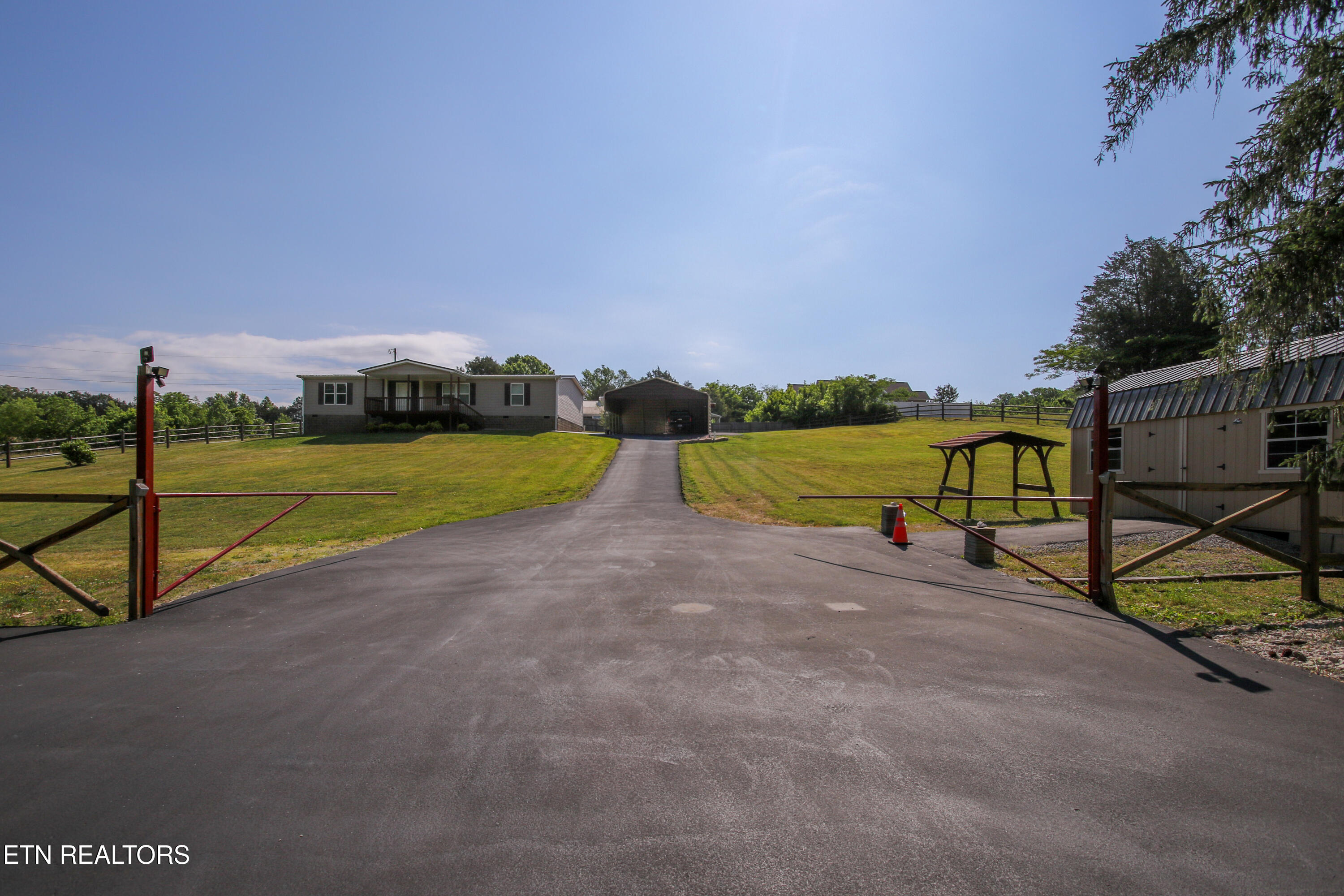 7512 Thompson School Road Corryton, TN 37721 - Photo 9 of 44 Entrance View