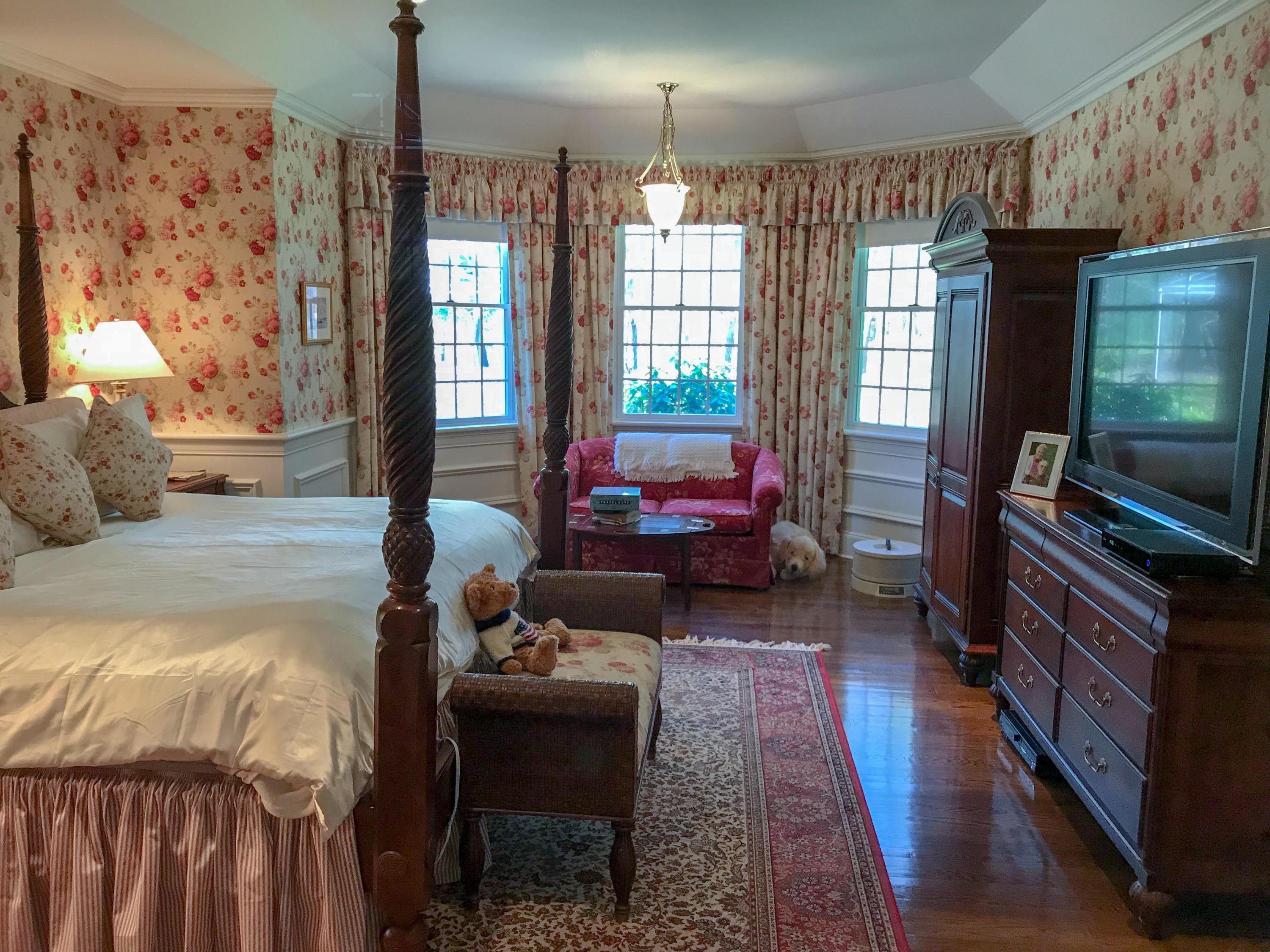 163 Pineleigh Path Osterville, MA 02655 - Photo 17 of 23 a living room with furniture and a flat screen tv