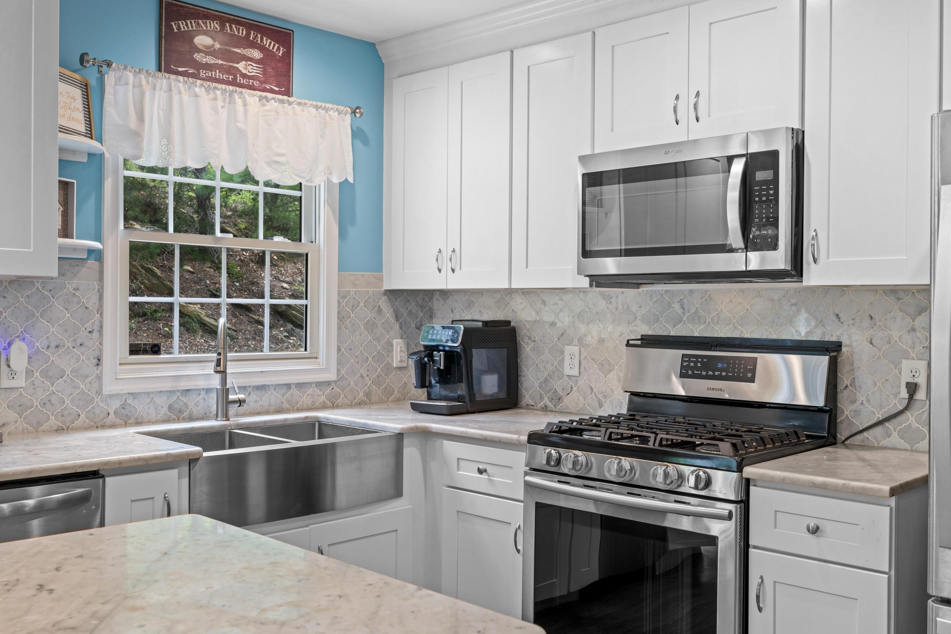 40 Bear Den Road Waynesboro, VA 22980 - Photo 5 of 57 Gallery Image 5