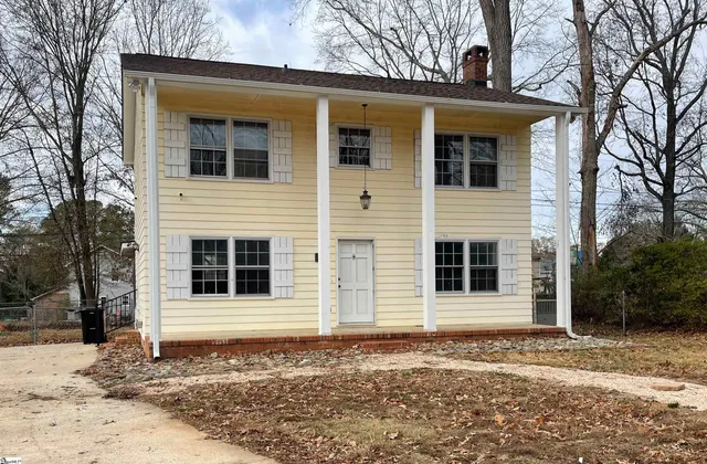 $285,000 | 8 Aspenwood Drive, Simpsonville, SC 29680