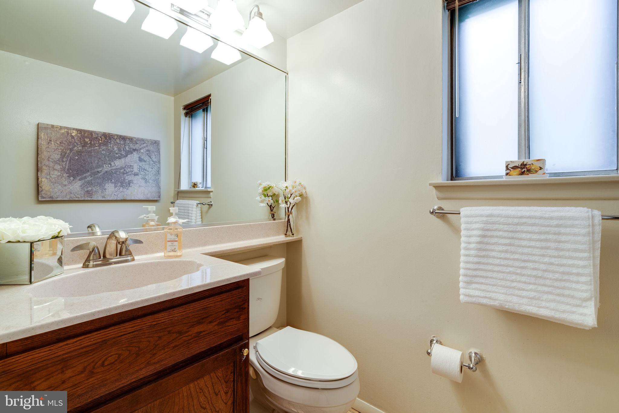 5933 Veranda Drive Springfield, VA 22152 - Photo 32 of 41 MAIN FLOOR HALF BATHROOM