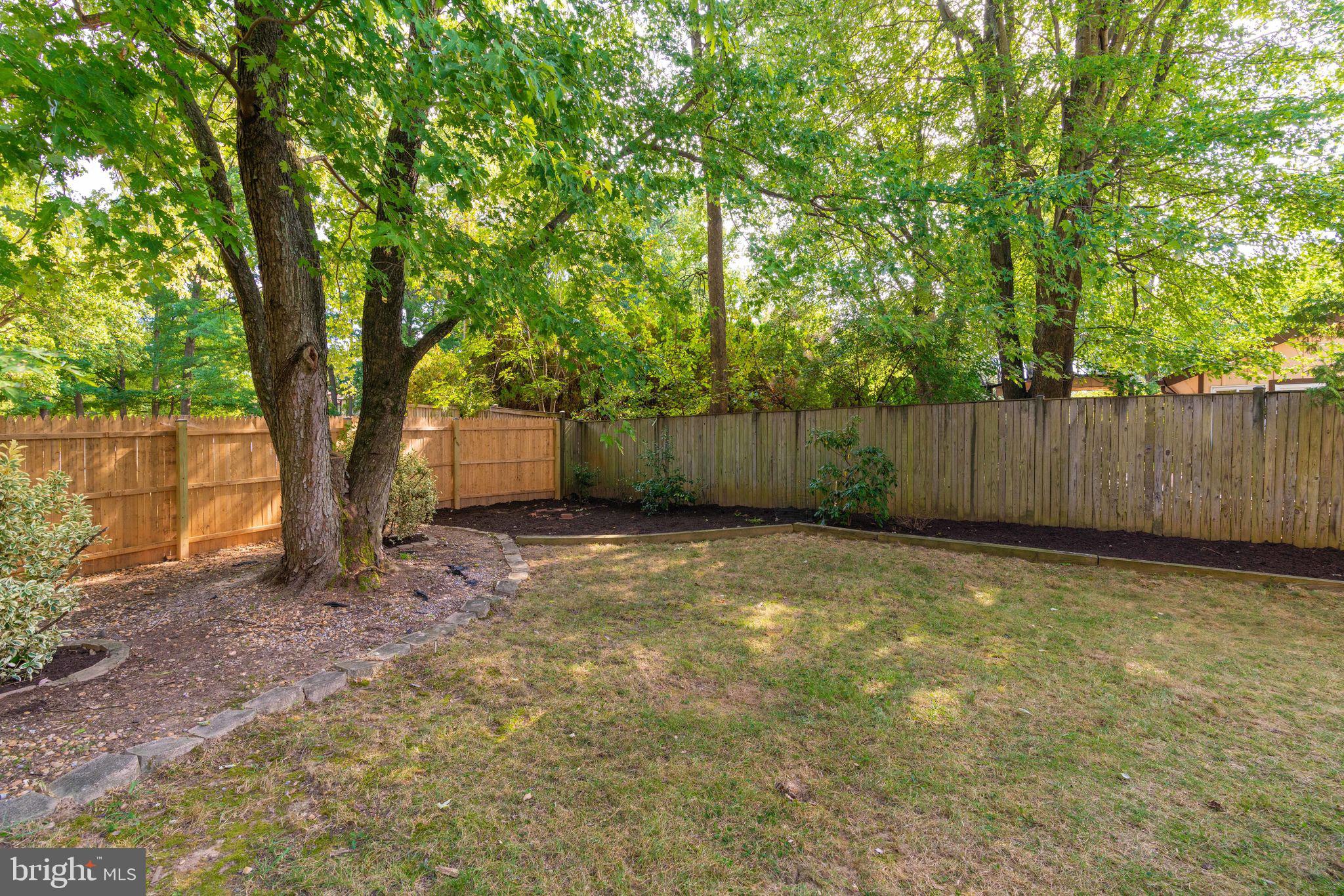 5933 Veranda Drive Springfield, VA 22152 - Photo 38 of 41 NEW FENCE RECENTLY INSTALLED